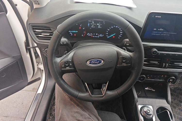 Used Ford Focus Active 2020 EcoBoost 180 Automatic Trendy Model Steering Wheel