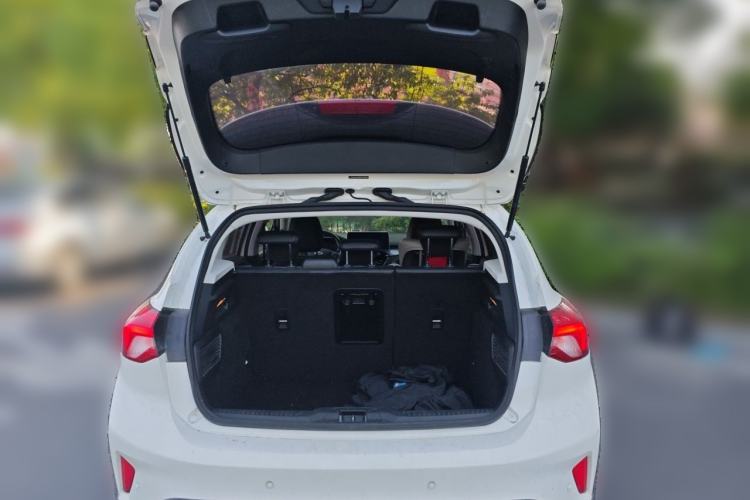 Used Ford Focus Active 2020 EcoBoost 180 Automatic Titanium Edition Trunk