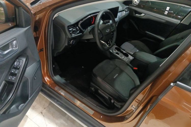 Used Ford Focus Active 2021 EcoBoost 180 Automatic Trendy Model Interior 3
