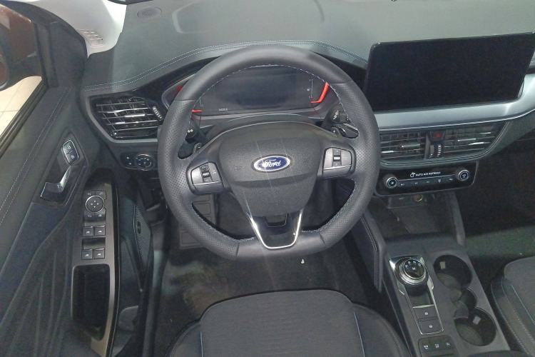 Used Ford Focus Active 2021 EcoBoost 180 Automatic Trendy Model Steering Wheel