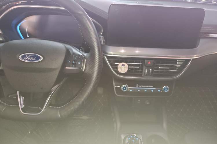 Used Ford Focus Active 2021 EcoBoost 180 Automatic Trendy Model Center Console