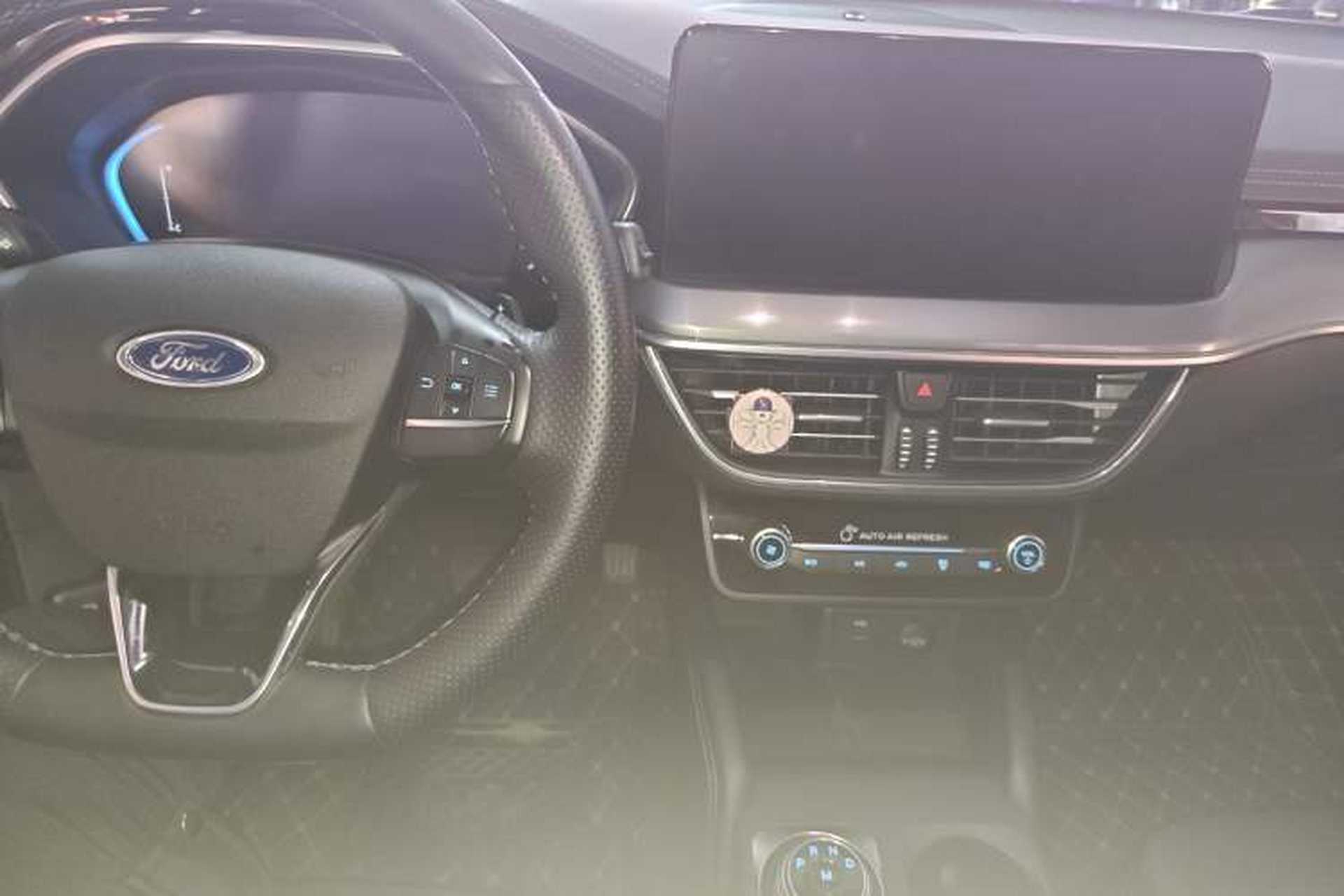 Used Ford Focus Active 2021 EcoBoost 180 Automatic Trendy Model Center Console