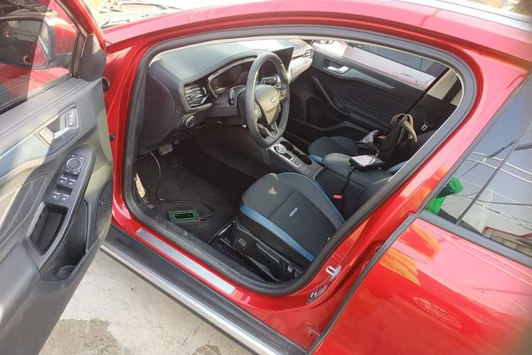 Used Ford Focus Active 2021 EcoBoost 180 Automatic Trendy Model Driver Seat