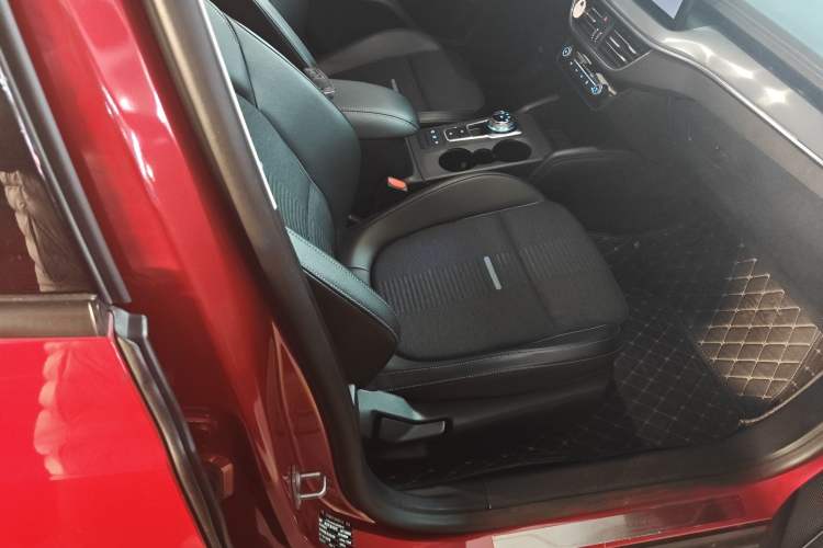 Used Ford Focus Active 2021 EcoBoost 180 Automatic Trendy Model Right Front Seat