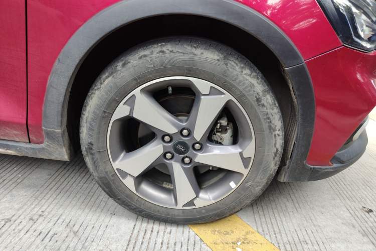 Used Ford Focus Active 2021 EcoBoost 180 Automatic Trendy Model Right Front Wheel Hub