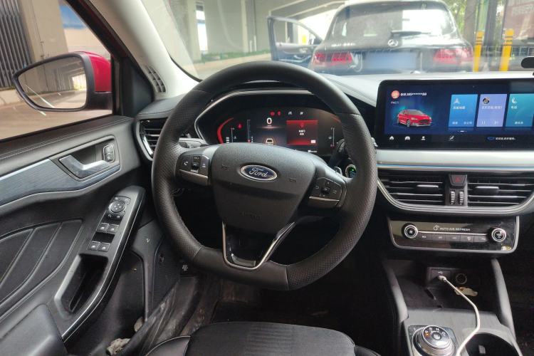 Used Ford Focus Active 2021 EcoBoost 180 Automatic Trendy Model Steering Wheel