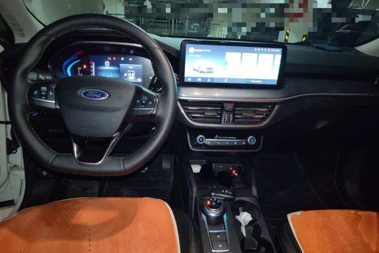 Used Ford Focus Active 2021 EcoBoost 180 Automatic Trendy Model Center Console