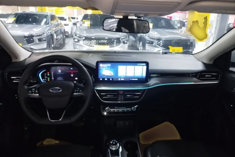 Used Ford Focus Active 2021 EcoBoost 180 Automatic Trendy Model Center Console