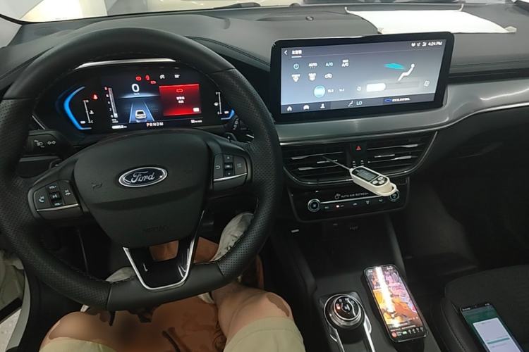 Used Ford Focus Active 2021 EcoBoost 180 Automatic Trendy Model Center Console