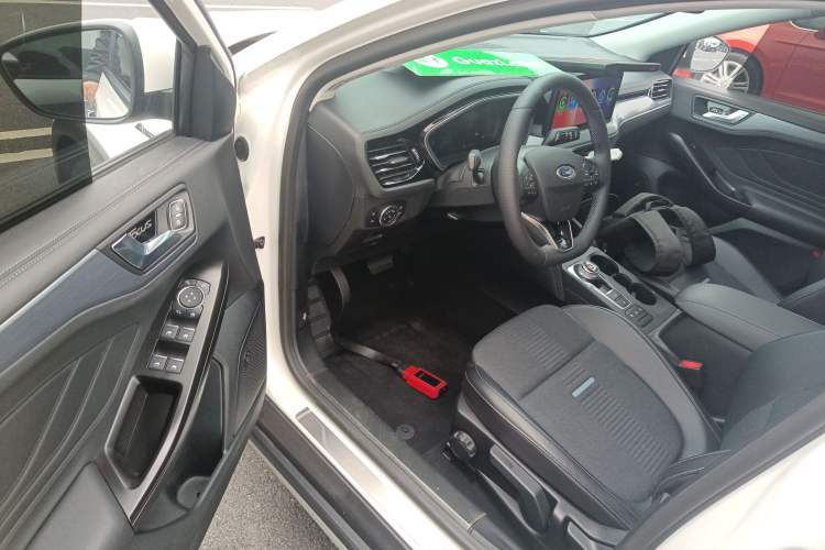 Used Ford Focus Active 2021 EcoBoost 180 Automatic Trendy Model Driver Seat