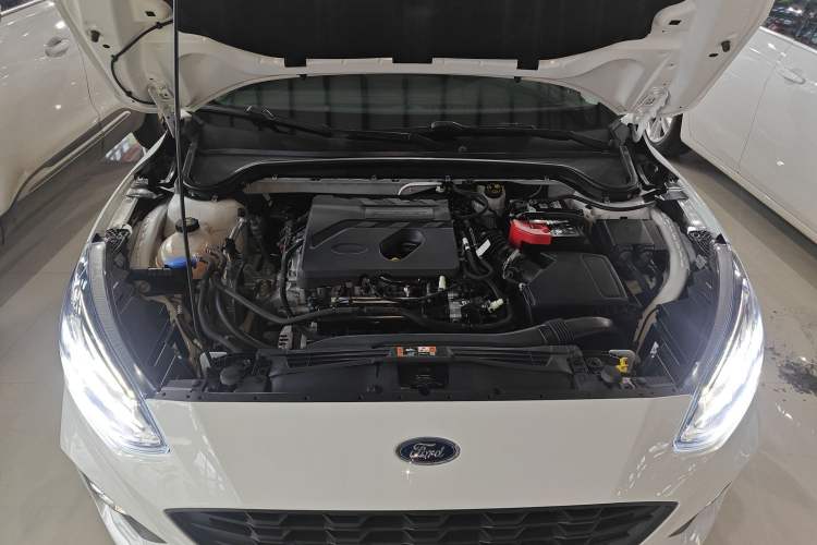 Used Ford Focus Active 2021 EcoBoost 180 Automatic Trendy Model Engine Bay