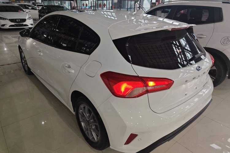 Used Ford Focus Active 2021 EcoBoost 180 Automatic Trendy Model Exterior 2