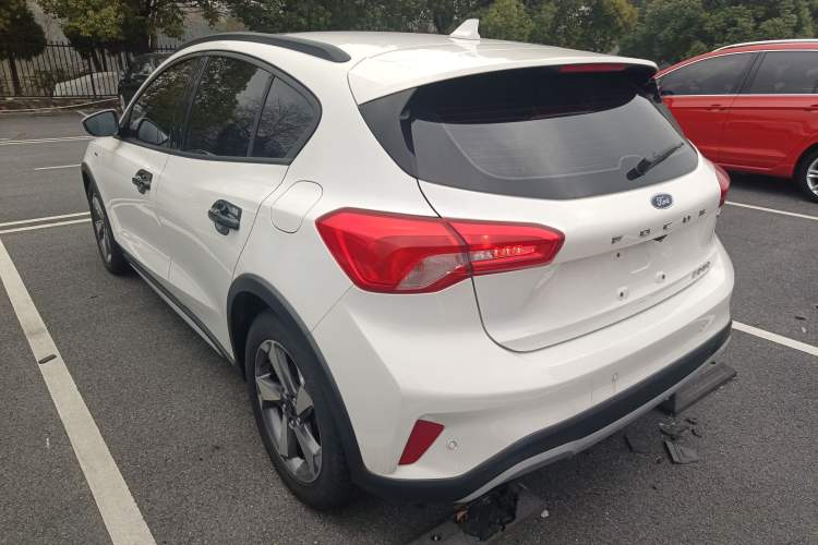 Used Ford Focus Active 2021 EcoBoost 180 Automatic Trendy Model Exterior 2