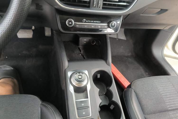 Used Ford Focus Active 2021 EcoBoost 180 Automatic Trendy Model Gear Lever
