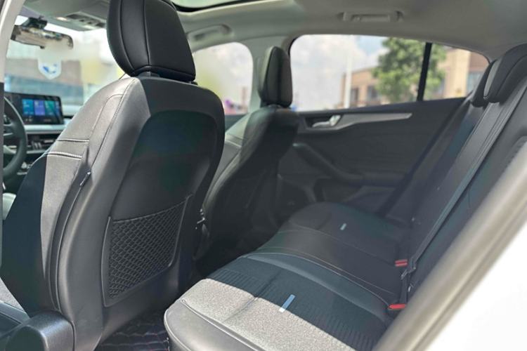 Used Ford Focus Active 2021 EcoBoost 180 Automatic Trendy Model Interior 1