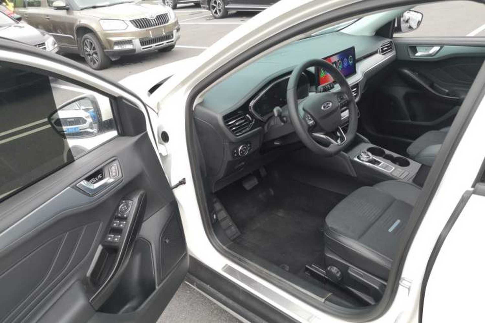 Used Ford Focus Active 2021 EcoBoost 180 Automatic Trendy Model Interior 3