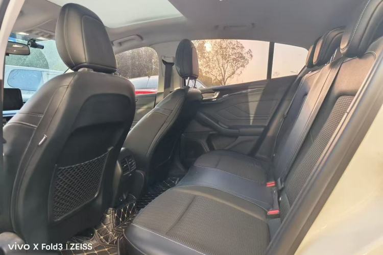 Used Ford Focus Active 2021 EcoBoost 180 Automatic Trendy Model Interior 3