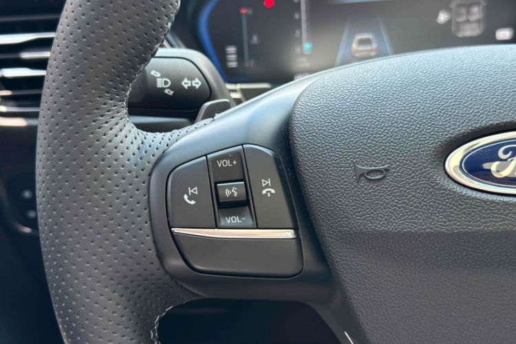 Used Ford Focus Active 2021 EcoBoost 180 Automatic Trendy Model Interior 4