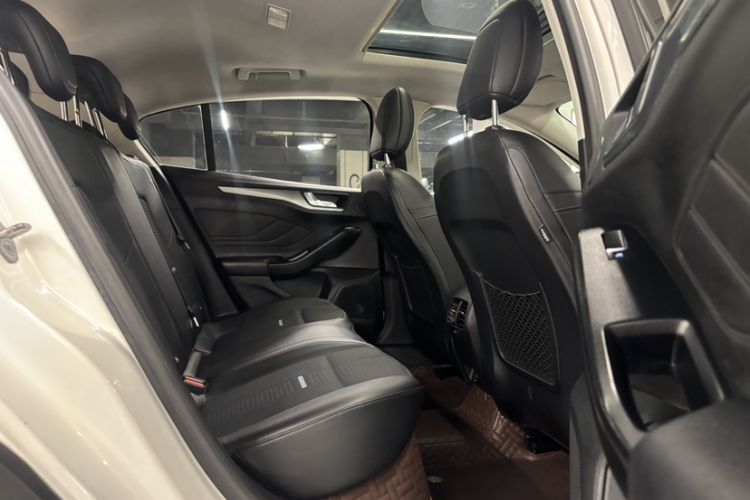 Used Ford Focus Active 2021 EcoBoost 180 Automatic Trendy Model Interior 6