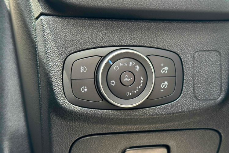 Used Ford Focus Active 2021 EcoBoost 180 Automatic Trendy Model Interior 7