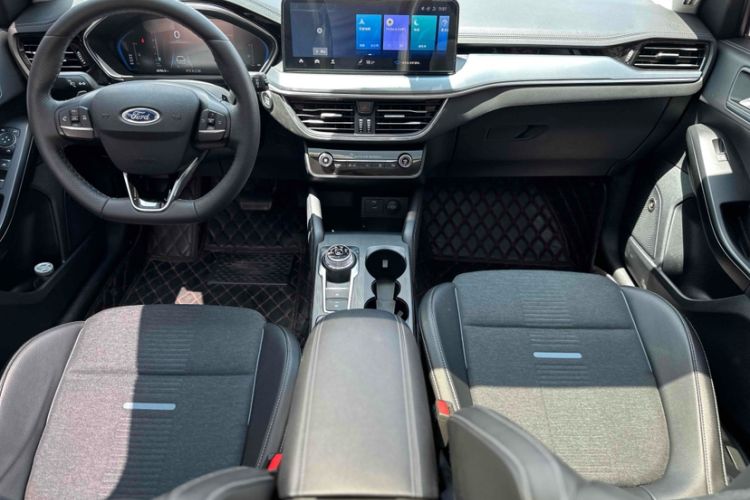 Used Ford Focus Active 2021 EcoBoost 180 Automatic Trendy Model Interior 9