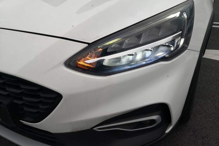 Used Ford Focus Active 2021 EcoBoost 180 Automatic Trendy Model Left Front Headlight