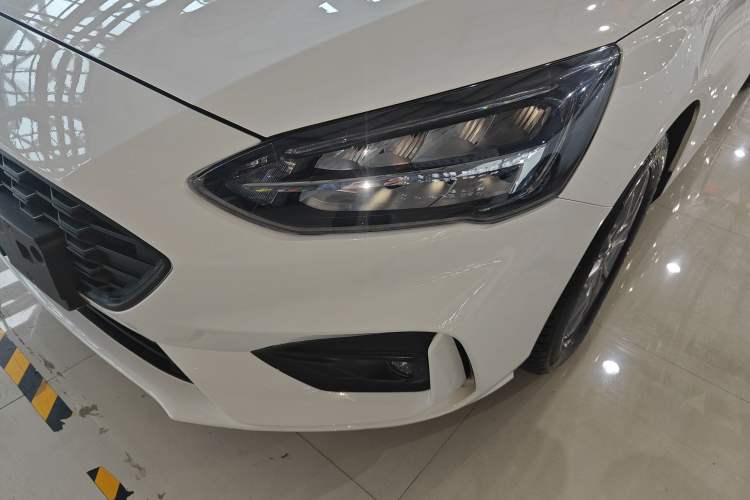 Used Ford Focus Active 2021 EcoBoost 180 Automatic Trendy Model Left Front Headlight