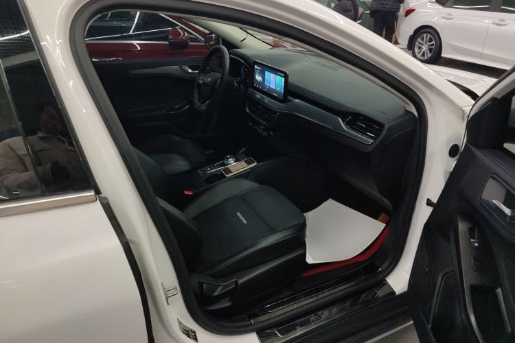 Used Ford Focus Active 2021 EcoBoost 180 Automatic Trendy Model Right Front Seat