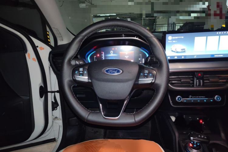 Used Ford Focus Active 2021 EcoBoost 180 Automatic Trendy Model Steering Wheel