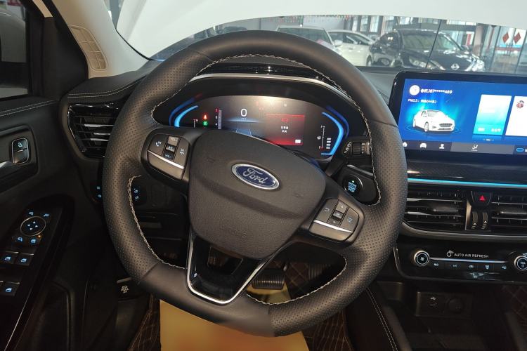 Used Ford Focus Active 2021 EcoBoost 180 Automatic Trendy Model Steering Wheel