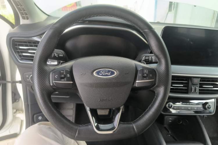 Used Ford Focus Active 2021 EcoBoost 180 Automatic Trendy Model Steering Wheel