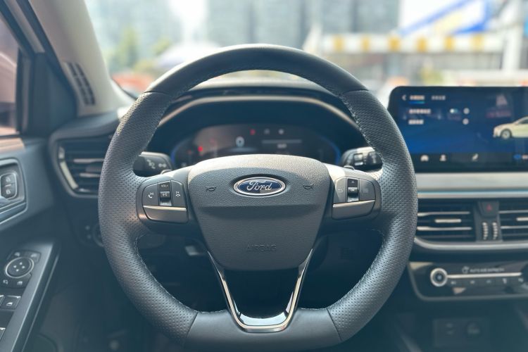 Used Ford Focus Active 2021 EcoBoost 180 Automatic Trendy Model Steering Wheel