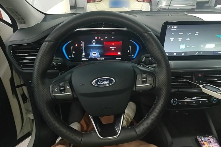 Used Ford Focus Active 2021 EcoBoost 180 Automatic Trendy Model Steering Wheel