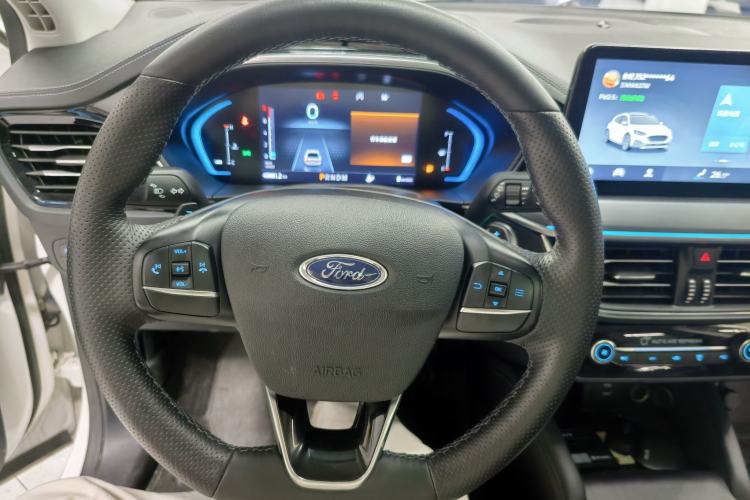 Used Ford Focus Active 2021 EcoBoost 180 Automatic Trendy Model Steering Wheel