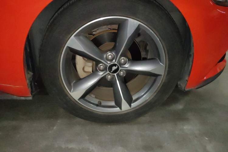 Used Ford GT  Right Front Wheel Hub