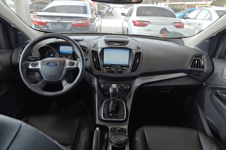 Used Ford Kuga 2015 2.0L GTDi Four-Wheel Drive Prestige Model Interior 3