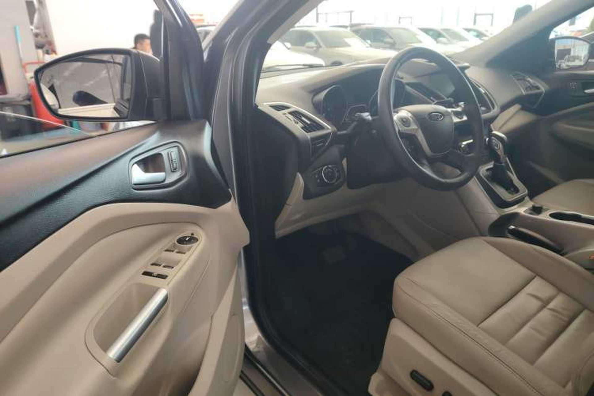 Used Ford Kuga 2013 2.0L GTDi Four-Wheel Drive Premium Model Interior 2