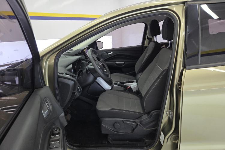 Used Ford Kuga 2015 1.5L GTDi Two-Wheel-Drive Comfort Model Left Front Seat