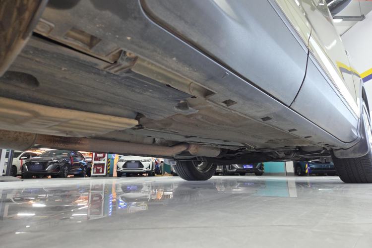 Used Ford Kuga 2015 1.5L GTDi Two-Wheel-Drive Comfort Model Right Side Sill