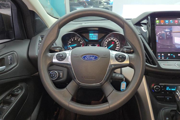 Used Ford Kuga 2015 1.5L GTDi Two-Wheel-Drive Comfort Model Steering Wheel
