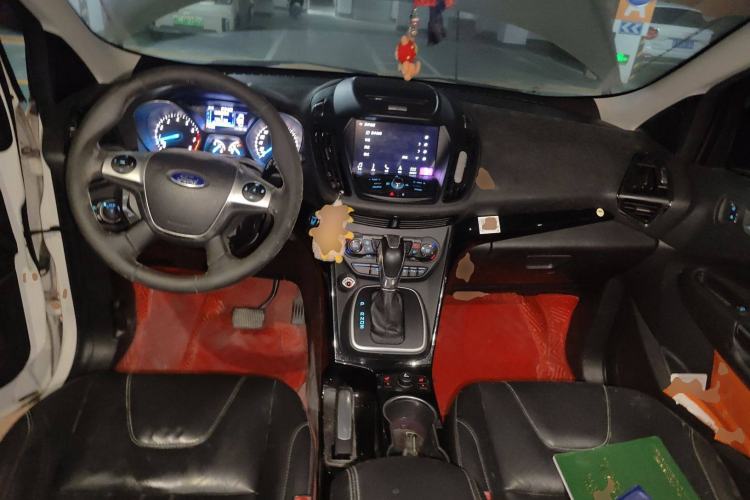 Used Ford Kuga 2015 2.0L GTDi Four-Wheel-Drive Sport Model Interior 2
