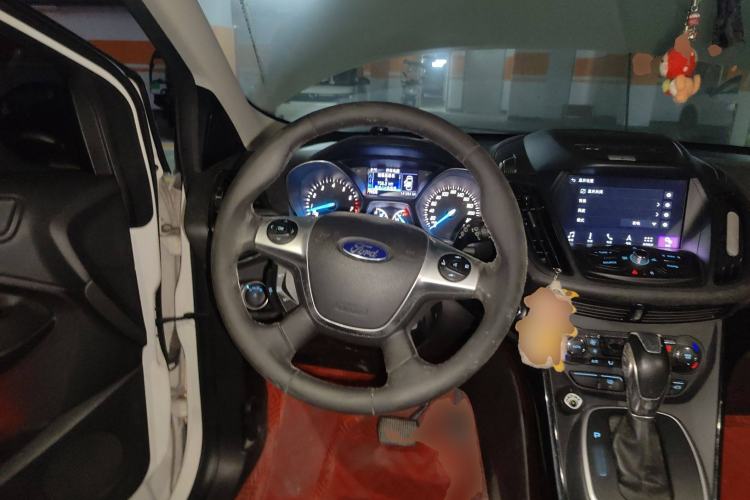 Used Ford Kuga 2015 2.0L GTDi Four-Wheel-Drive Sport Model Steering Wheel