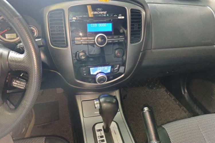 Used Ford Kuga  Audio And AC Panel
