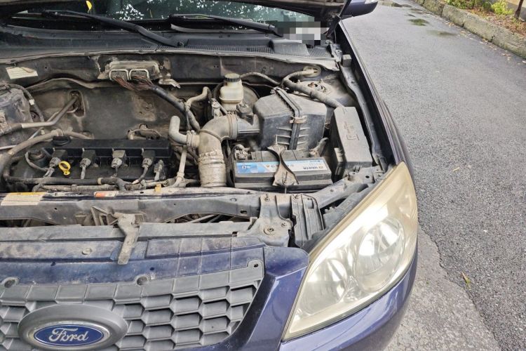 Used Ford Kuga  Engine Bay Left