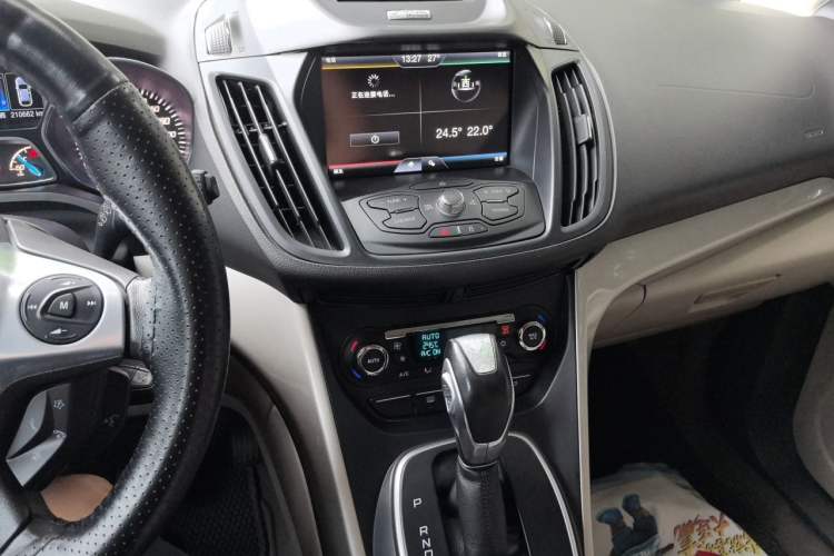 Used Ford Kuga 2013 1.6L GTDi 4x4 Elite Model Audio And AC Panel