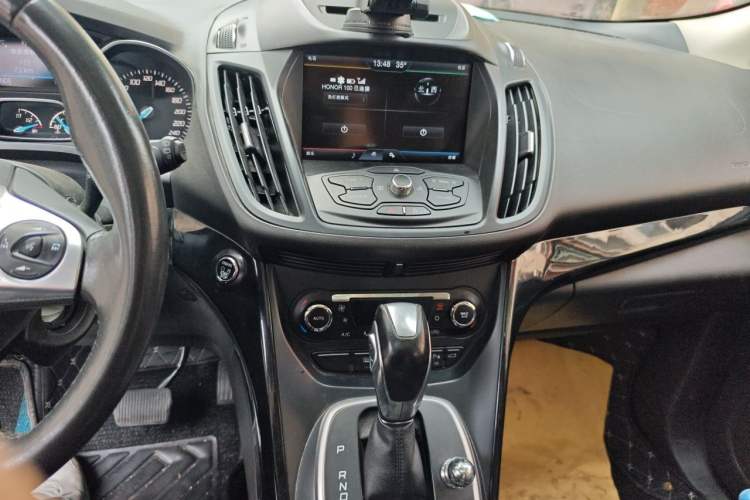 Used Ford Kuga 2013 2.0L GTDi Four-Wheel-Drive Sport Model Audio And AC Panel