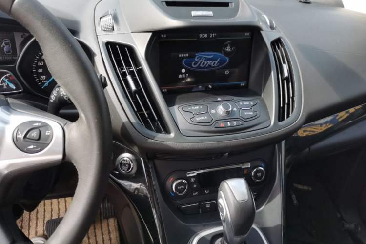 Used Ford Kuga 2013 2.0L GTDi Four-Wheel-Drive Sport Model Audio And AC Panel
