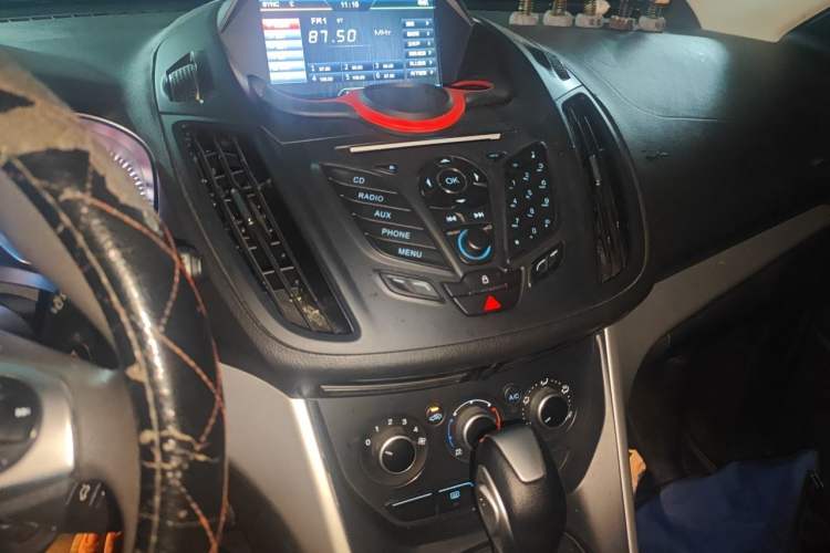 Used Ford Kuga 2013 1.6L GTDi Two-Wheel-Drive Comfort Model Audio And AC Panel