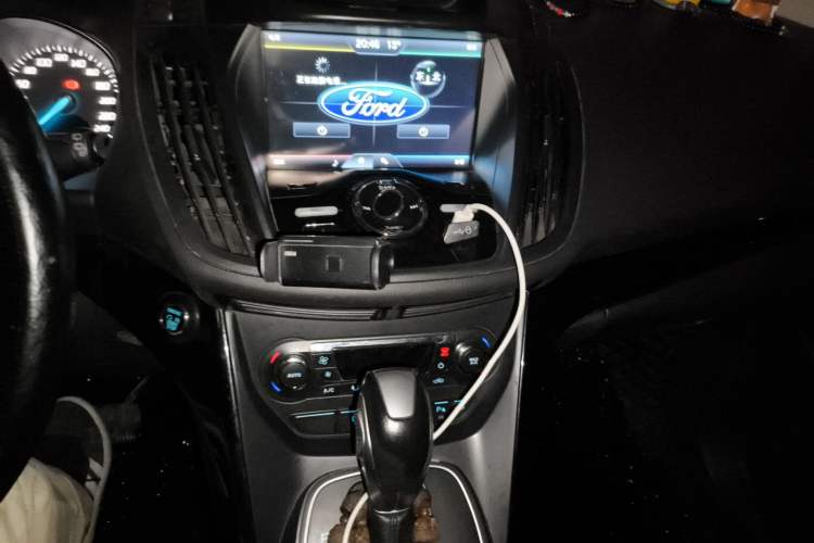Used Ford Kuga 2013 2.0L GTDi Four-Wheel-Drive Sport Model Audio And AC Panel