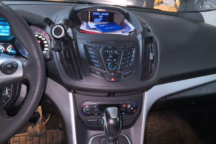 Used Ford Kuga 2013 1.6L GTDi Two-Wheel-Drive Trend Model Audio And AC Panel